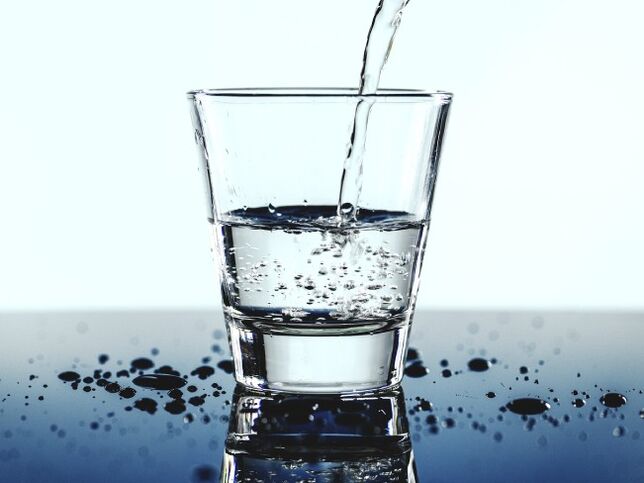 drinking water along with alcohol